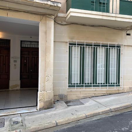 4 Bedroom Apartment Near Sliema Seafront ภายนอก รูปภาพ