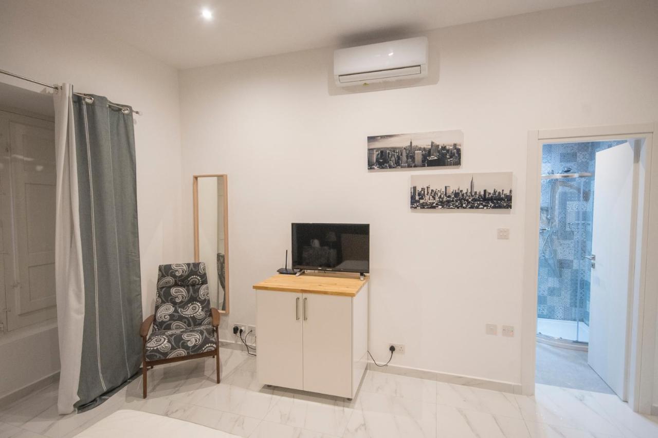 4 Bedroom Apartment Near Sliema Seafront ภายนอก รูปภาพ