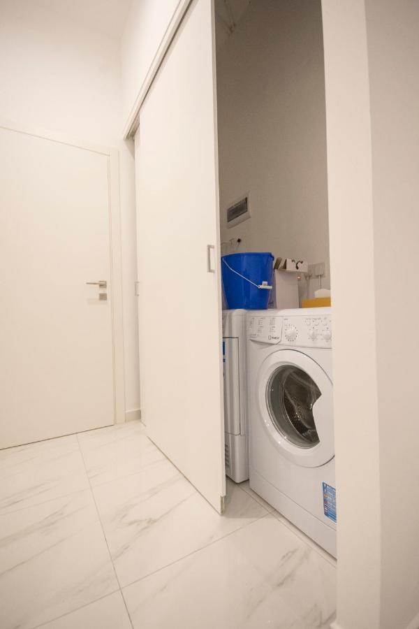 4 Bedroom Apartment Near Sliema Seafront ภายนอก รูปภาพ